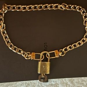 100% Authentic Gold Louis Vuitton Lock and Key paired w unbranded chain